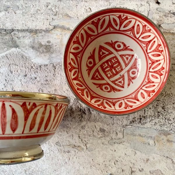 Marokkansk håndlavet keramikskål med metalkant - Odina, rød.