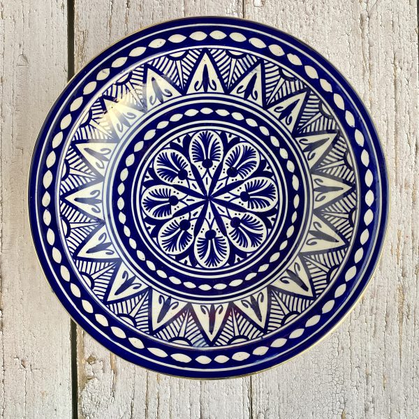 Marokkansk keramikfad med messingkant.